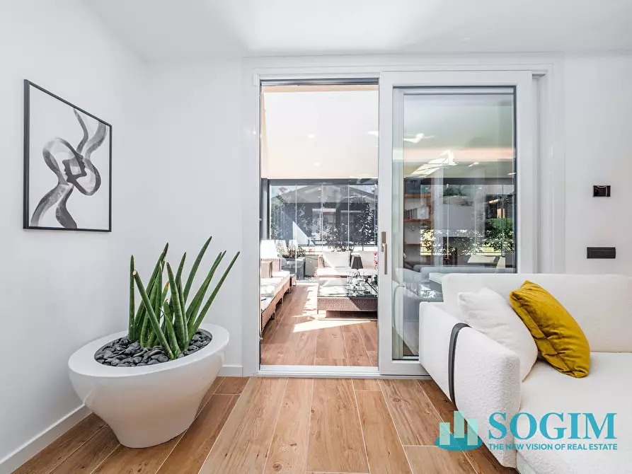 Immagine 10 di Villa in vendita  in Via Vittorio Emanuele II a Montorfano