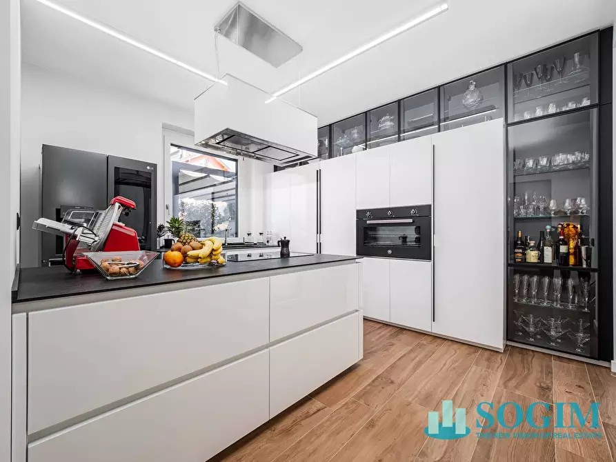 Immagine 23 di Villa in vendita  in Via Vittorio Emanuele II a Montorfano