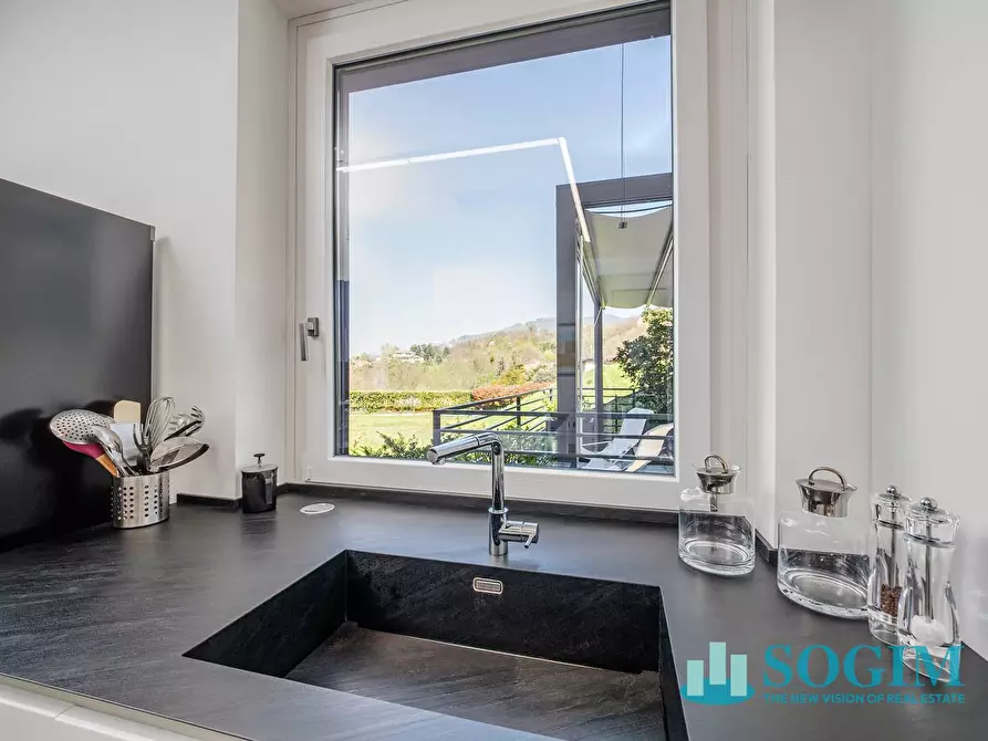 Immagine 24 di Villa in vendita  in Via Vittorio Emanuele II a Montorfano