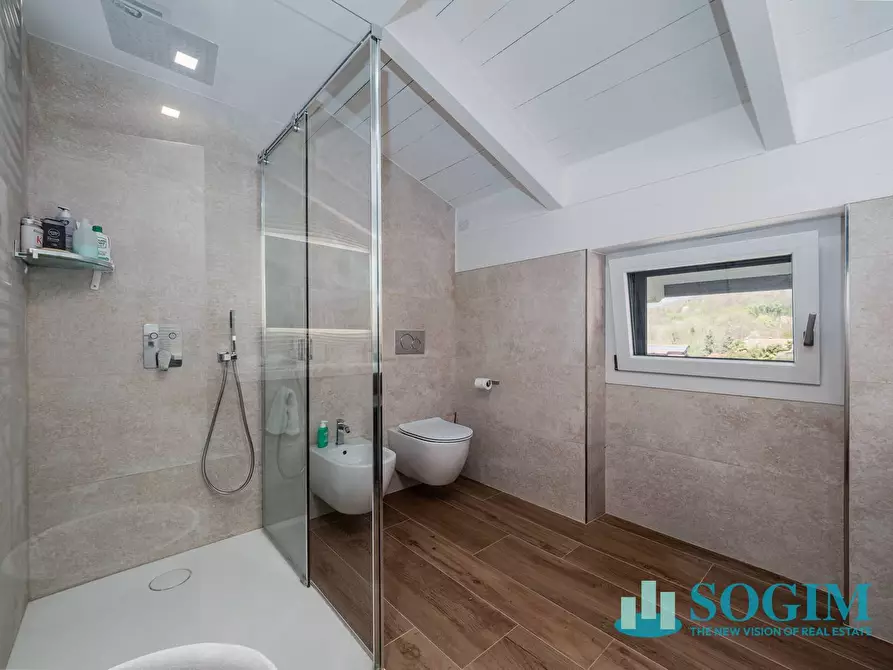 Immagine 37 di Villa in vendita  in Via Vittorio Emanuele II a Montorfano
