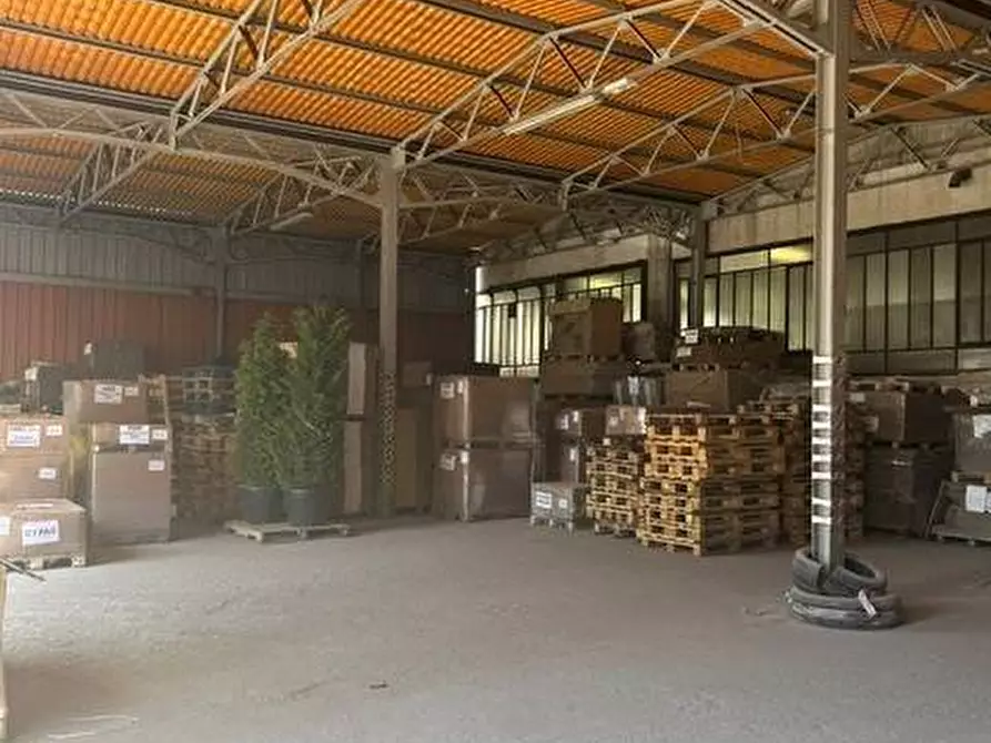 Immagine 10 di Capannone industriale in affitto  in via volta 40 a Arosio
