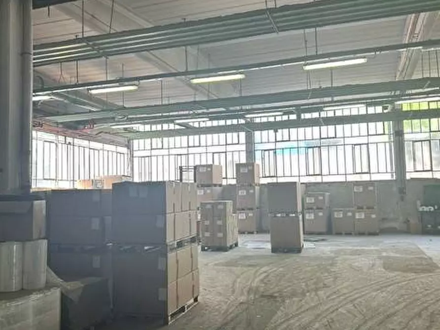 Immagine 18 di Capannone industriale in affitto  in via volta 40 a Arosio