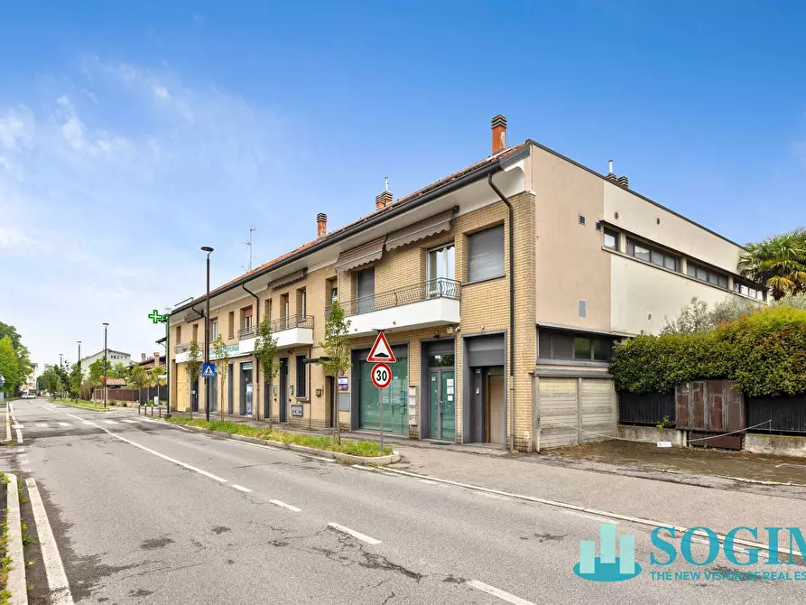Immagine 2 di Palazzo in vendita  in via bertacciola 61 a Bovisio-Masciago