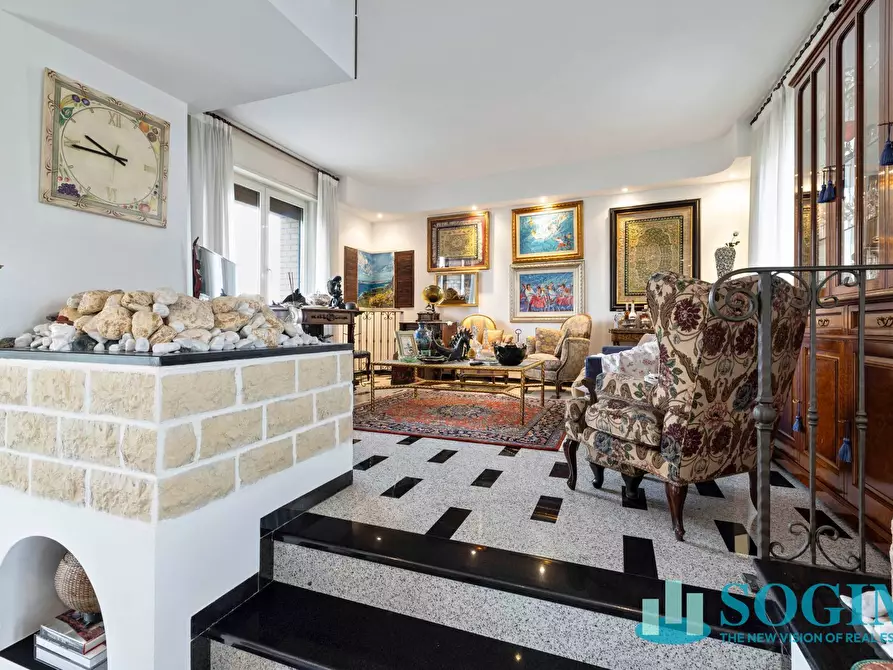 Immagine 22 di Palazzo in vendita  in via bertacciola 61 a Bovisio-Masciago