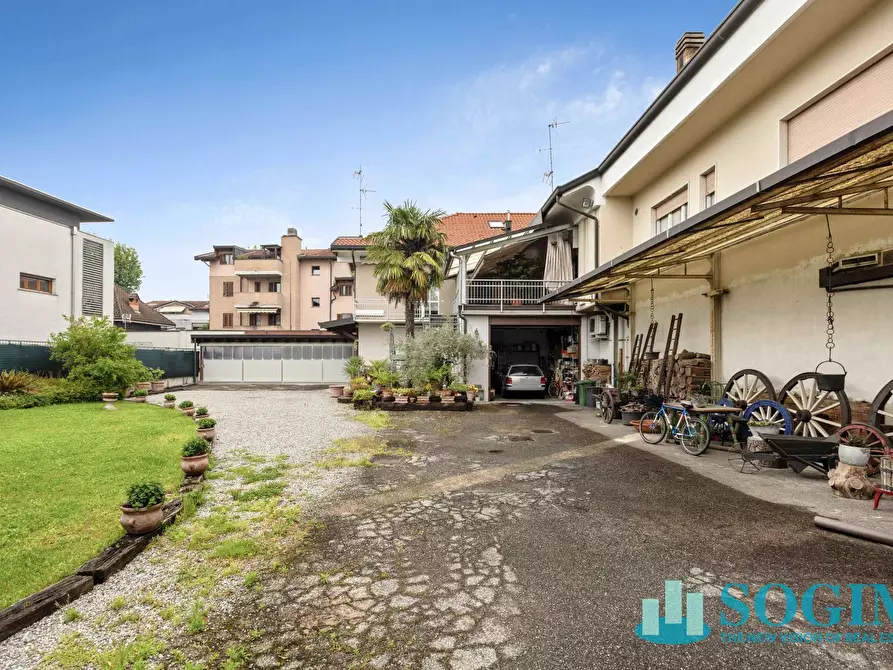Immagine 64 di Palazzo in vendita  in via bertacciola 61 a Bovisio-Masciago