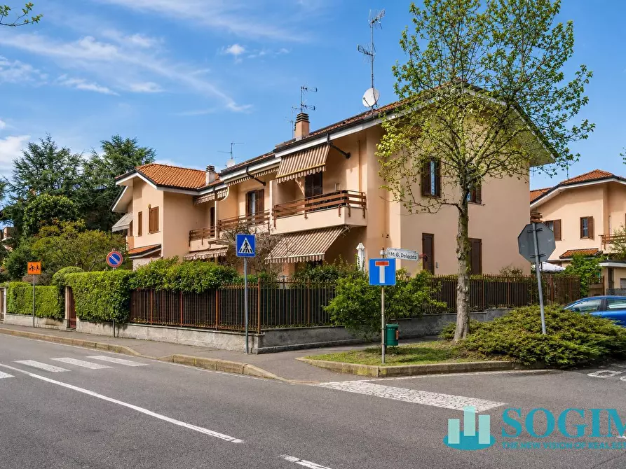 Immagine 1 di Villetta a schiera in vendita  in via maria grazia deledda 1 a Agrate Brianza