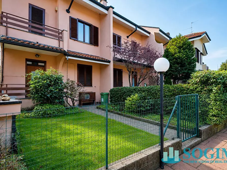 Immagine 4 di Villetta a schiera in vendita  in via maria grazia deledda 1 a Agrate Brianza