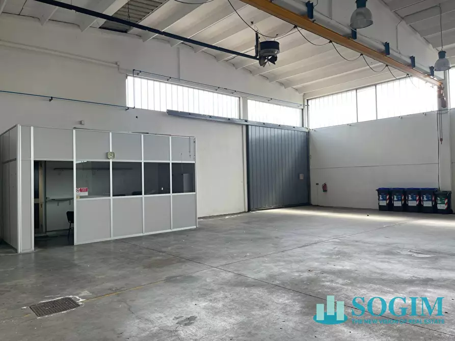 Immagine 5 di Capannone industriale in affitto  in via Tolstoj a San Giuliano Milanese