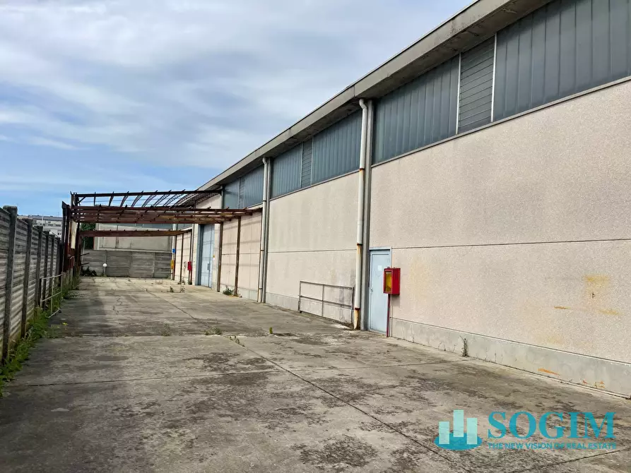 Immagine 18 di Capannone industriale in affitto  in via Tolstoj a San Giuliano Milanese