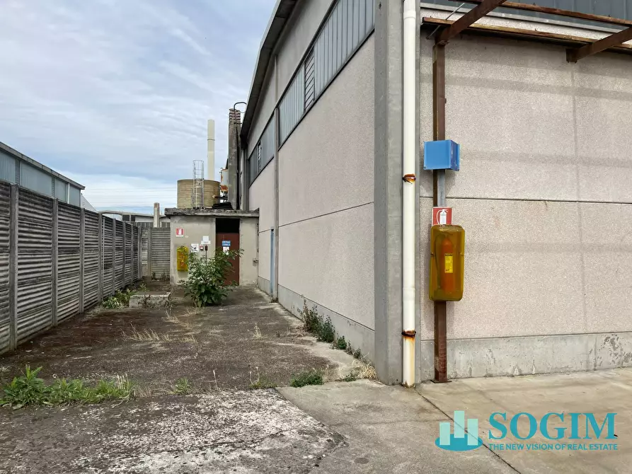 Immagine 20 di Capannone industriale in affitto  in via Tolstoj a San Giuliano Milanese