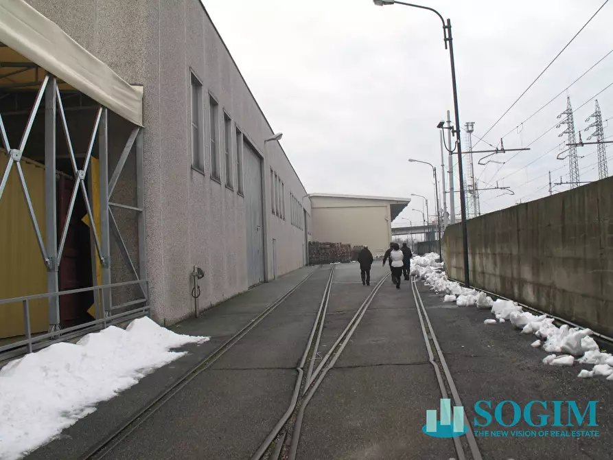 Immagine 17 di Capannone industriale in vendita  in De Gasperi a Arcore