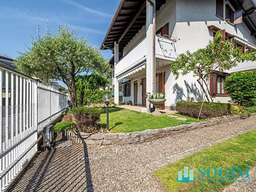 Immagine 5 di Villa in vendita  in Via Valtellina a Merone