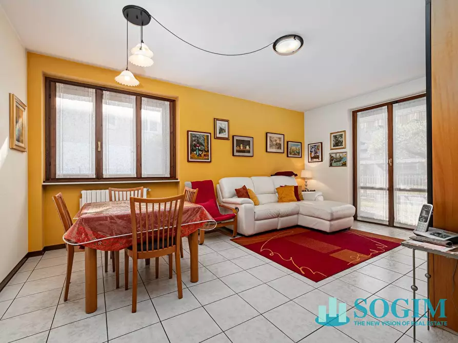 Immagine 12 di Villa in vendita  in Via Valtellina a Merone