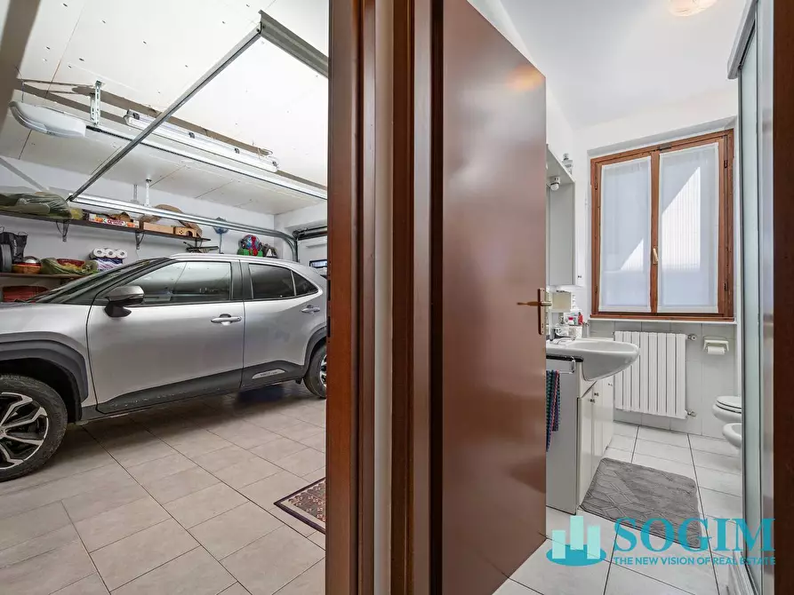 Immagine 16 di Villa in vendita  in Via Valtellina a Merone