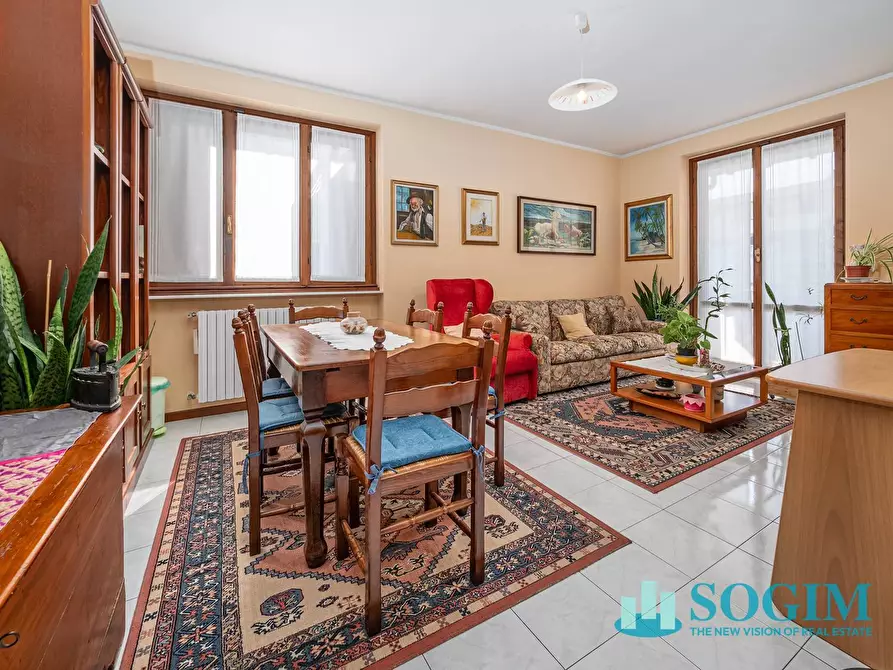 Immagine 22 di Villa in vendita  in Via Valtellina a Merone
