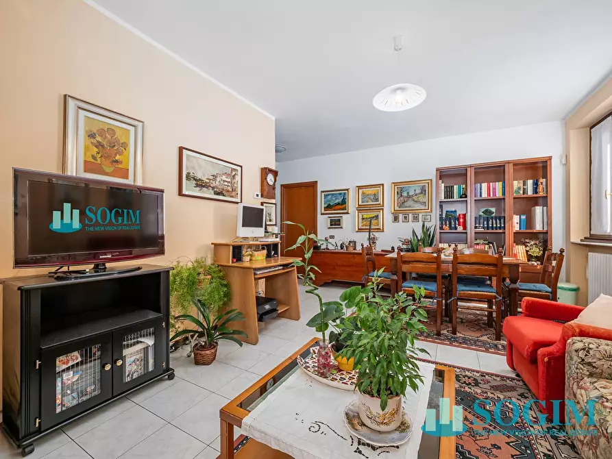Immagine 24 di Villa in vendita  in Via Valtellina a Merone