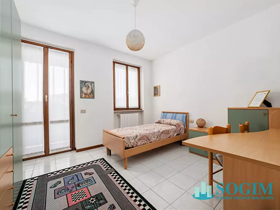 Immagine 26 di Villa in vendita  in Via Valtellina a Merone