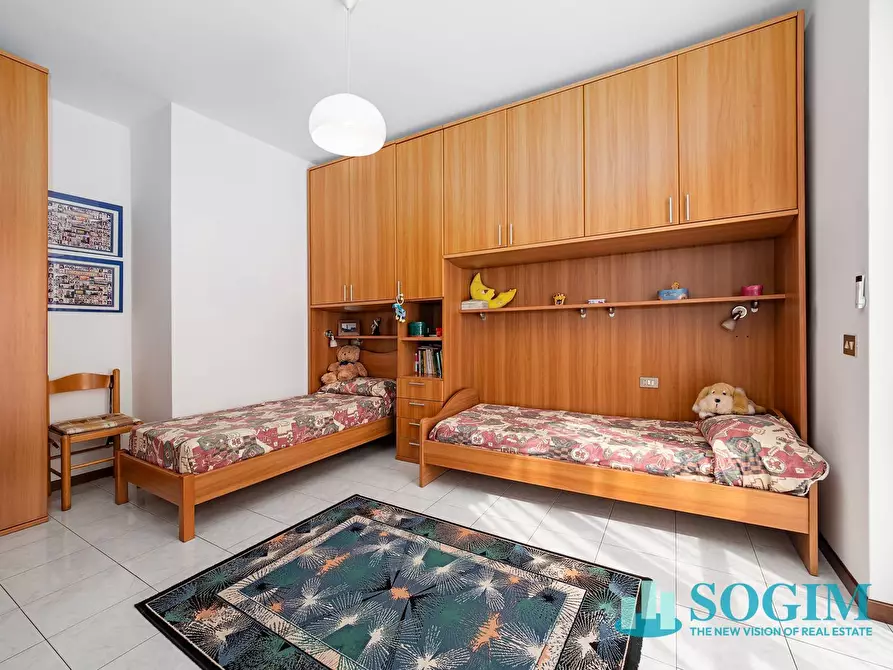 Immagine 33 di Villa in vendita  in Via Valtellina a Merone