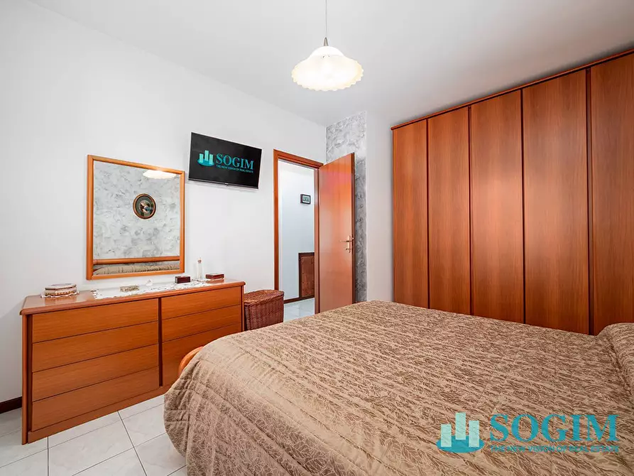 Immagine 36 di Villa in vendita  in Via Valtellina a Merone