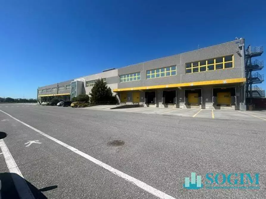 Immagine 1 di Capannone industriale in affitto  in Via Monte Bianco a Siziano
