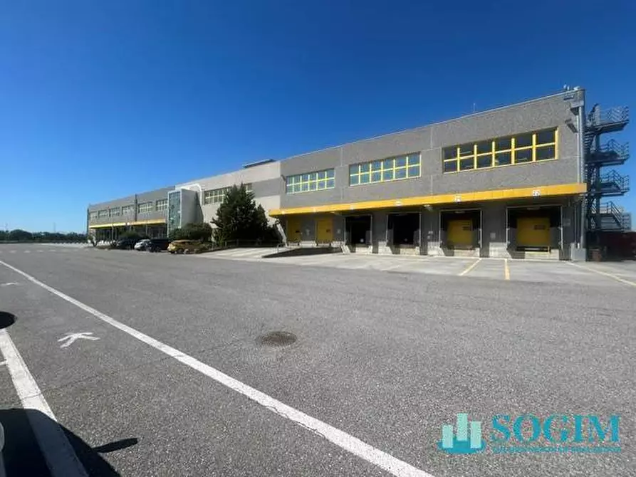 Immagine 2 di Capannone industriale in affitto  in Via Monte Bianco a Siziano