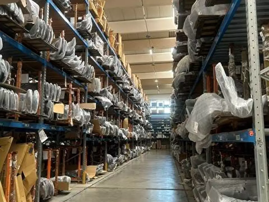 Immagine 10 di Capannone industriale in affitto  in Via Monte Bianco a Siziano