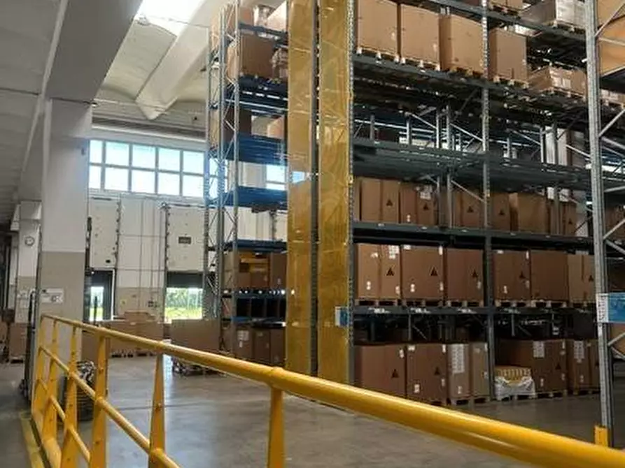 Immagine 14 di Capannone industriale in affitto  in Via Monte Bianco a Siziano