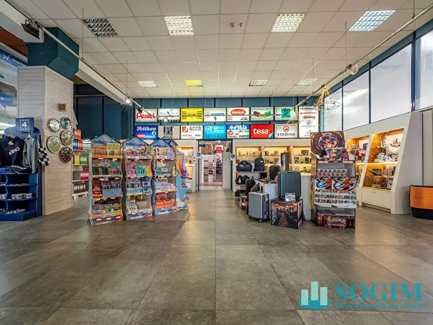 Immagine 19 di Locale commerciale in vendita  in VIa Pasquale Paoli 39 a Como