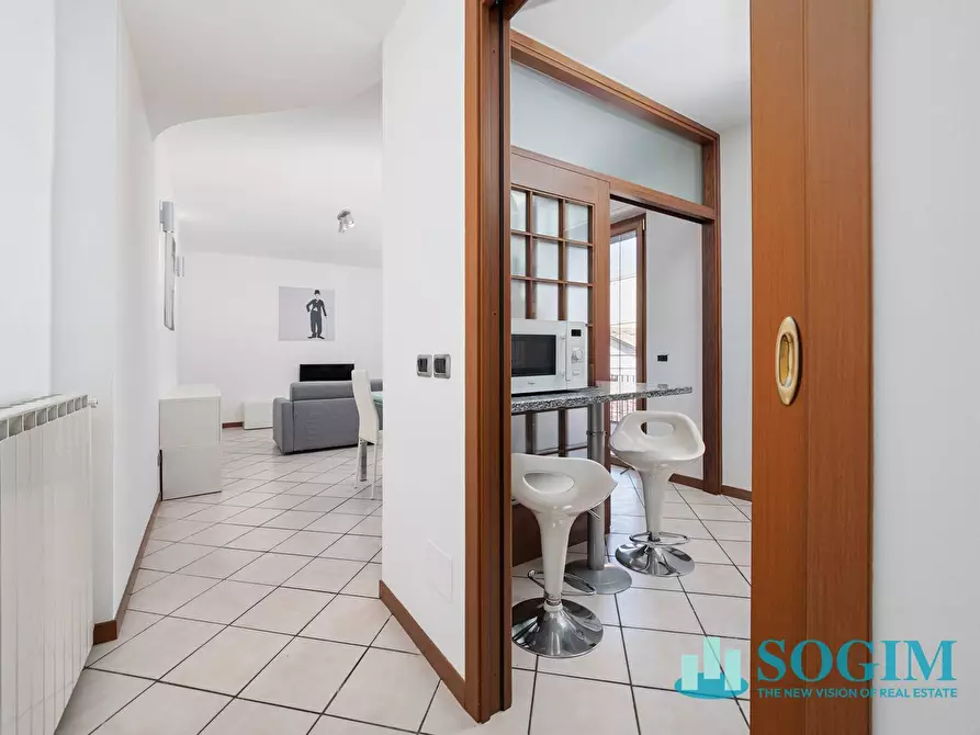 Immagine 2 di Appartamento in vendita  in Viale Lecco 7 a Como