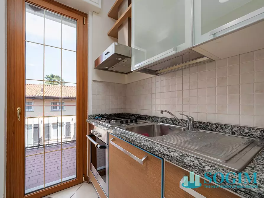 Immagine 10 di Appartamento in vendita  in Viale Lecco 7 a Como