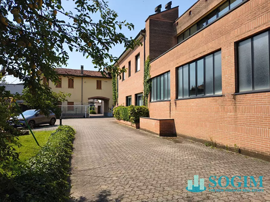 Immagine 33 di Locale commerciale in vendita  in via Galileo Galilei 45 a Seregno