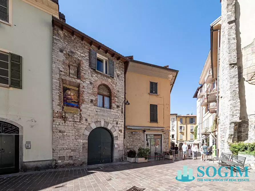 Immagine 19 di Appartamento in affitto  in Via Francesco Muralto 29 a Como