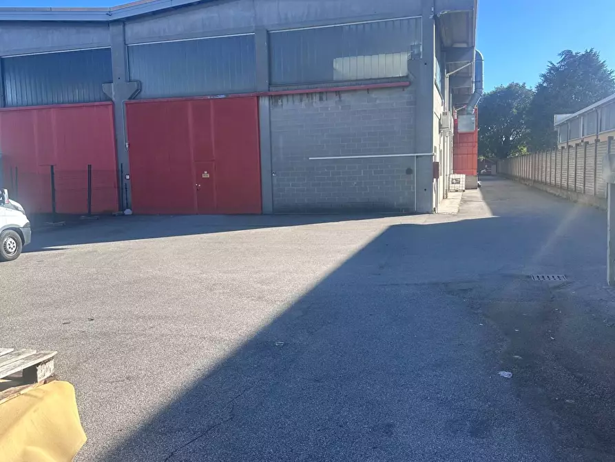 Immagine 10 di Capannone industriale in affitto  in via Vesuvio 9 a Nova Milanese