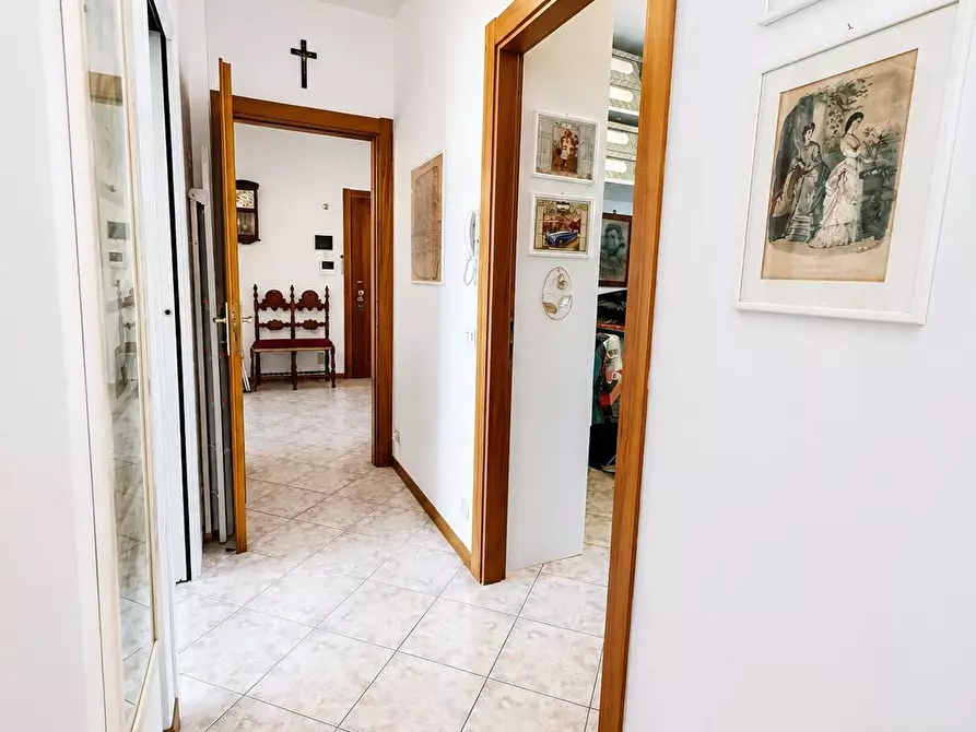 Immagine 8 di Appartamento in vendita  in Viale  Romagna 1 a Cologno Monzese