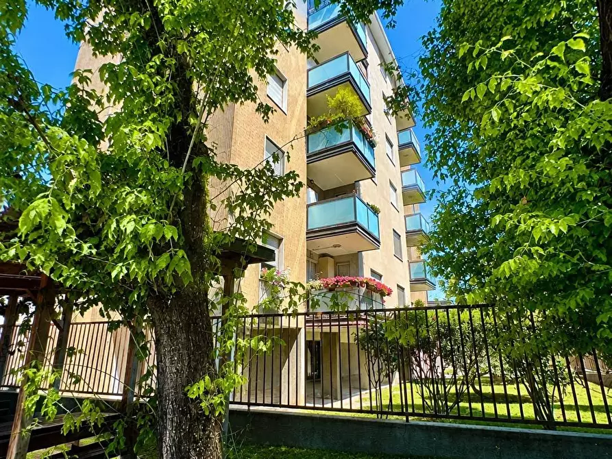 Immagine 18 di Appartamento in vendita  in Viale  Romagna 1 a Cologno Monzese