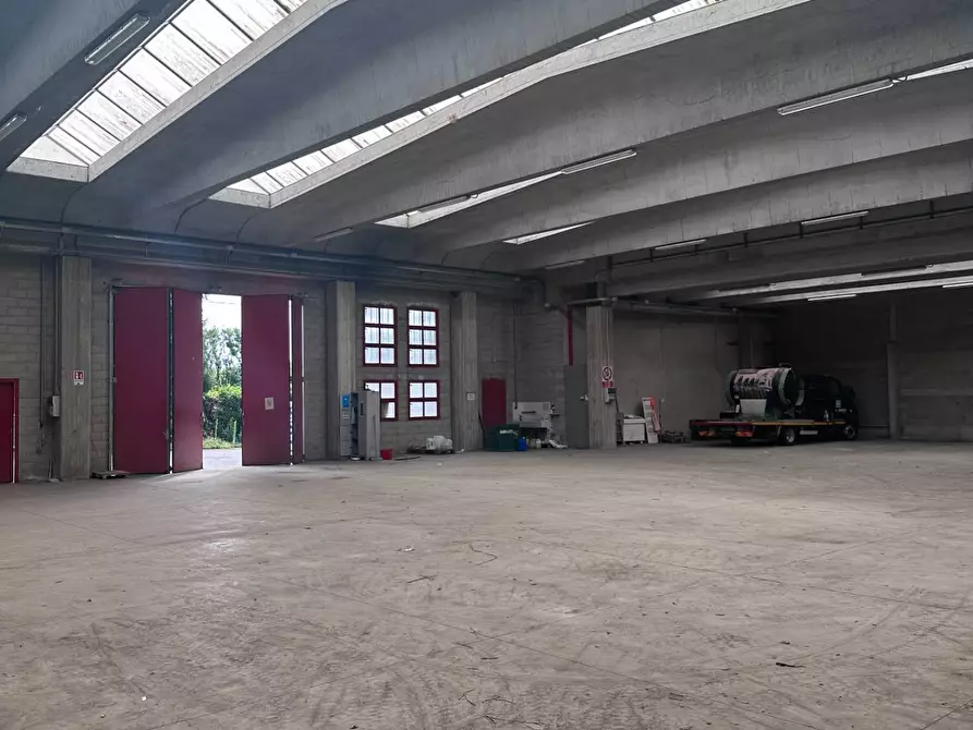 Immagine 7 di Capannone industriale in vendita  in via Presolana 7 a Lentate Sul Seveso