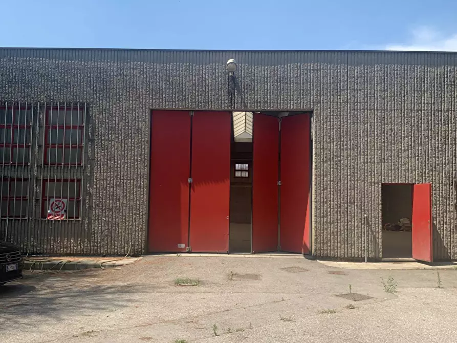 Immagine 3 di Capannone industriale in vendita  in via Presolana 7 a Lentate Sul Seveso