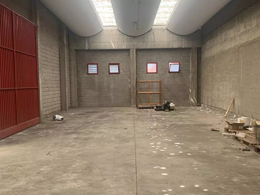 Immagine 15 di Capannone industriale in vendita  in via Presolana 7 a Lentate Sul Seveso