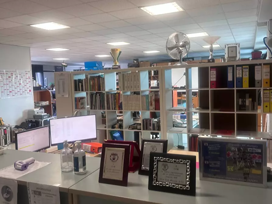 Immagine 7 di Laboratorio in vendita  in via G. Di Vittorio 26 a Bovisio-Masciago