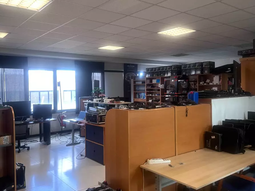 Immagine 6 di Laboratorio in vendita  in via G. Di Vittorio 26 a Bovisio-Masciago