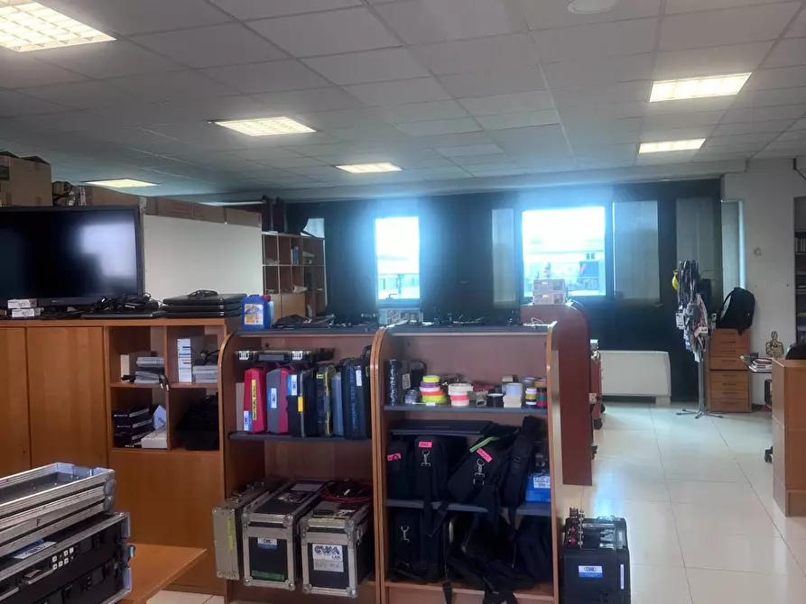 Immagine 9 di Laboratorio in vendita  in via G. Di Vittorio 26 a Bovisio-Masciago