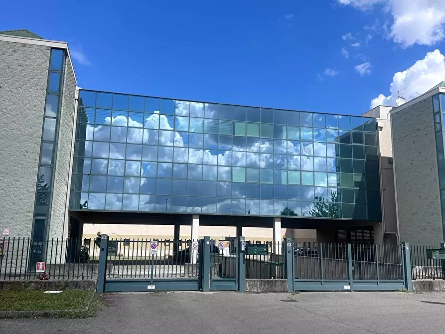 Immagine 3 di Laboratorio in vendita  in via G. Di Vittorio 26 a Bovisio-Masciago