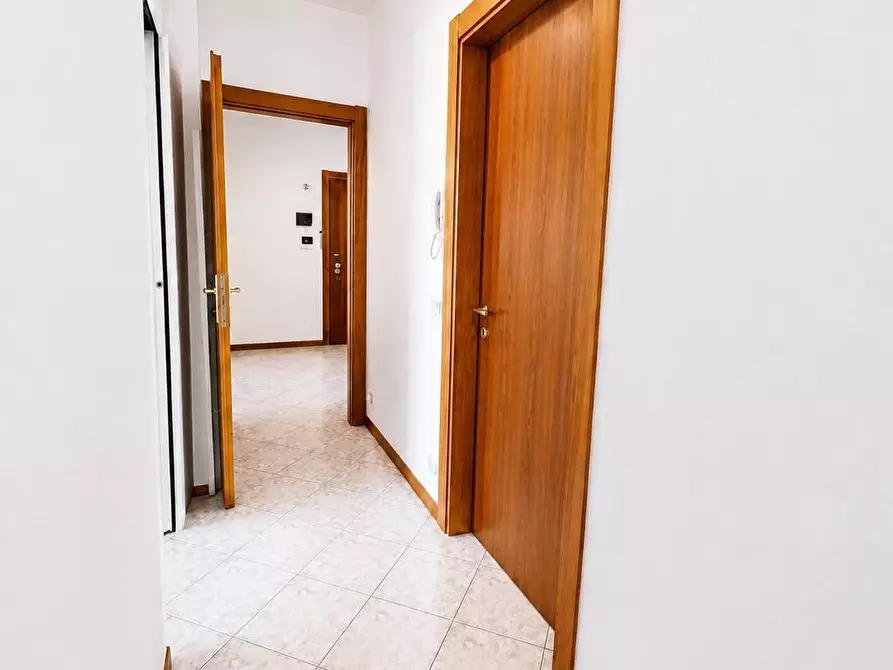 Immagine 12 di Appartamento in vendita  in Viale  Romagna 1 a Cologno Monzese