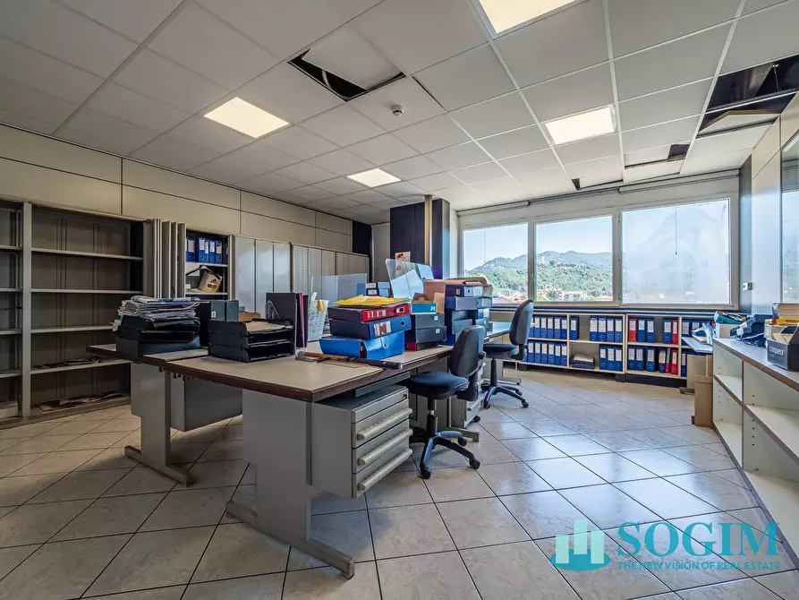 Immagine 15 di Ufficio in vendita  in Via del lavoro 8 a Como