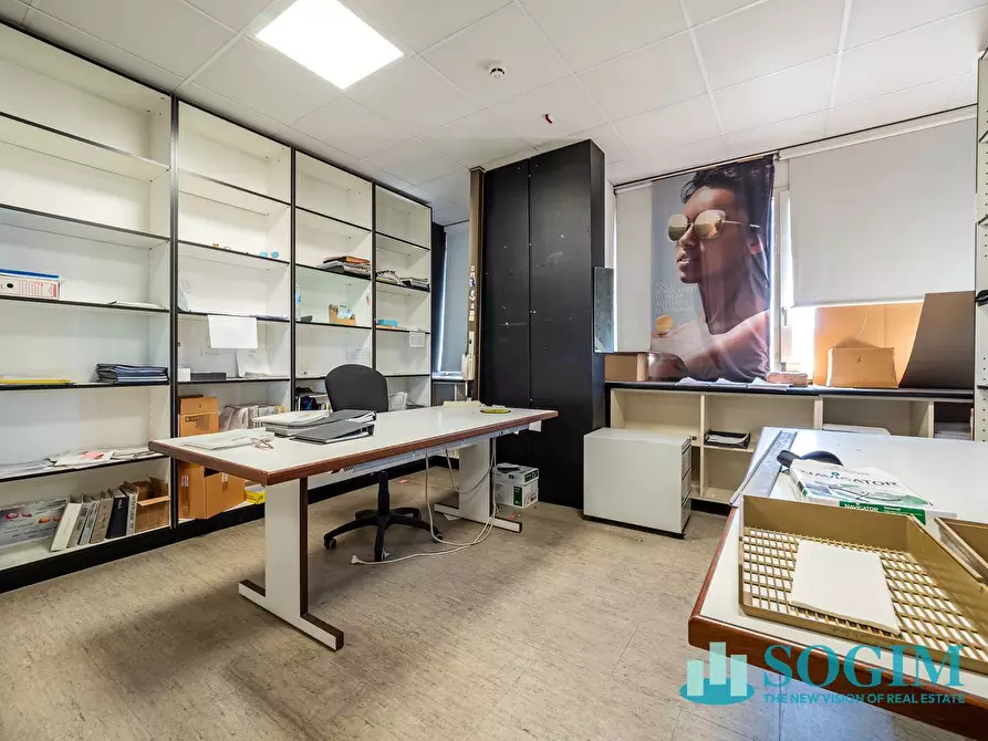 Immagine 42 di Ufficio in vendita  in Via del lavoro 8 a Como