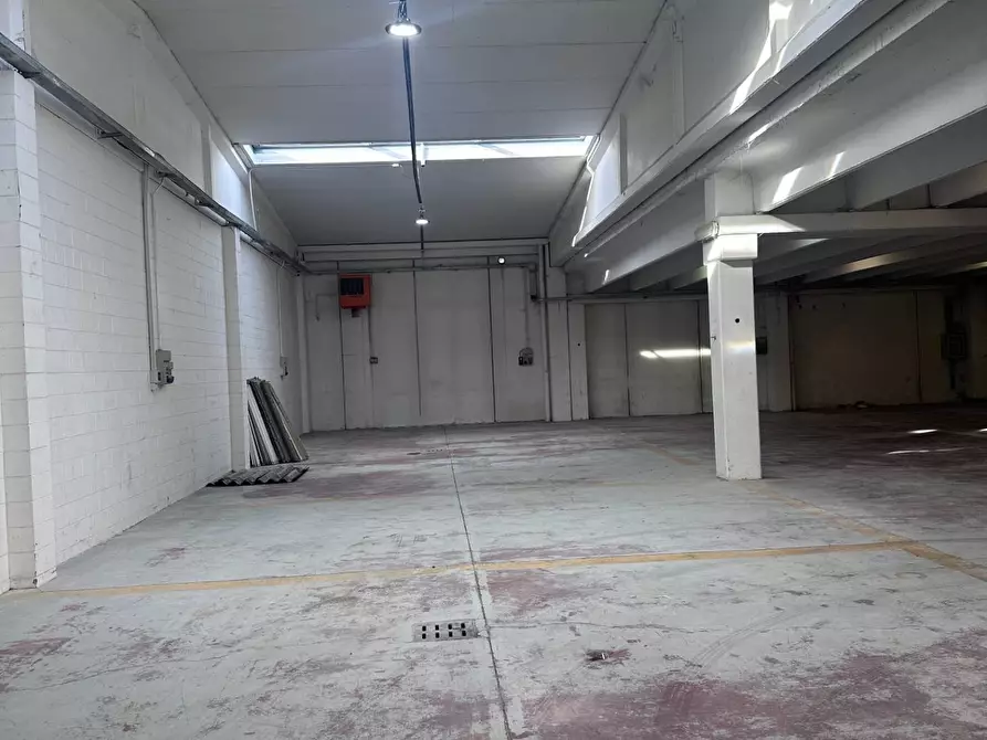 Immagine 5 di Capannone industriale in affitto  in Confalonieri a Meda