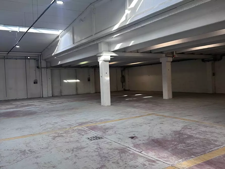 Immagine 6 di Capannone industriale in affitto  in Confalonieri a Meda