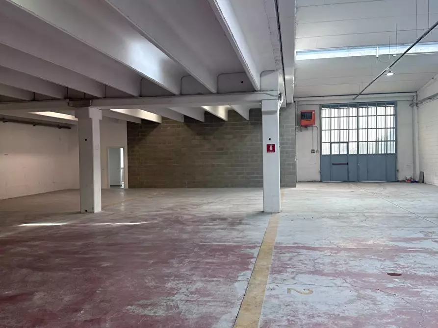 Immagine 7 di Capannone industriale in affitto  in Confalonieri a Meda