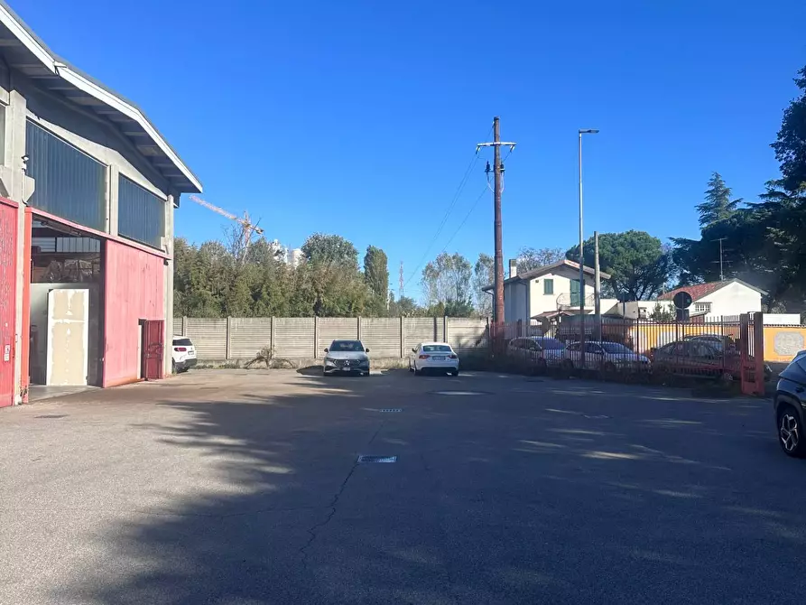 Immagine 20 di Capannone industriale in affitto  in via Vesuvio 9 a Nova Milanese
