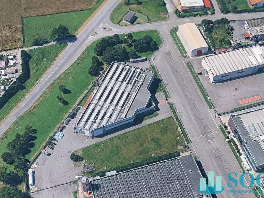 Immagine 2 di Capannone industriale in vendita  in Via Roggia Vailata 35 a Treviglio